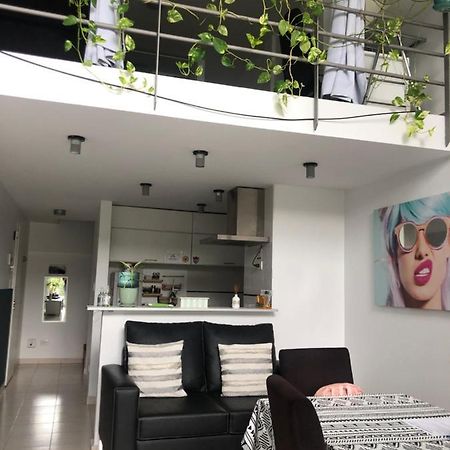 El Depto Tipo Duplex Pleno Centro Incluye Cochera Consultar Servicio De Parking Lejlighed Monte Grande Eksteriør billede
